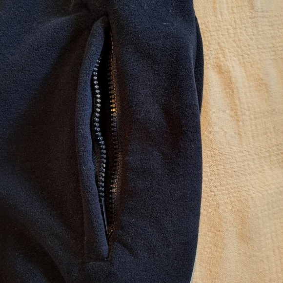 Alcatraz men's size XL Navy blue fleece vest, embroidered logo EUC - Picture 2 of 6